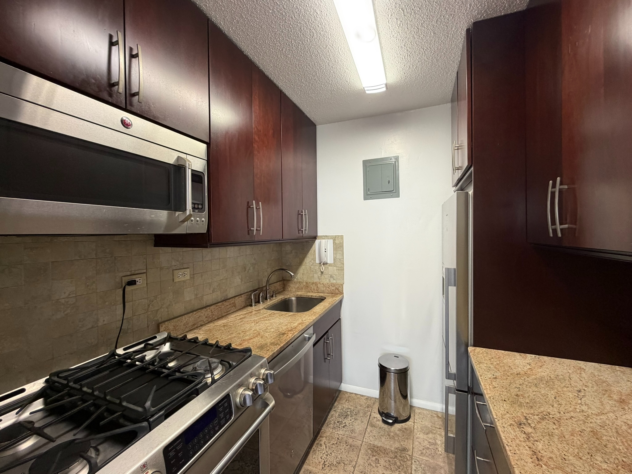 400 East 54th Street 6B Sutton Place New York NY 10022
