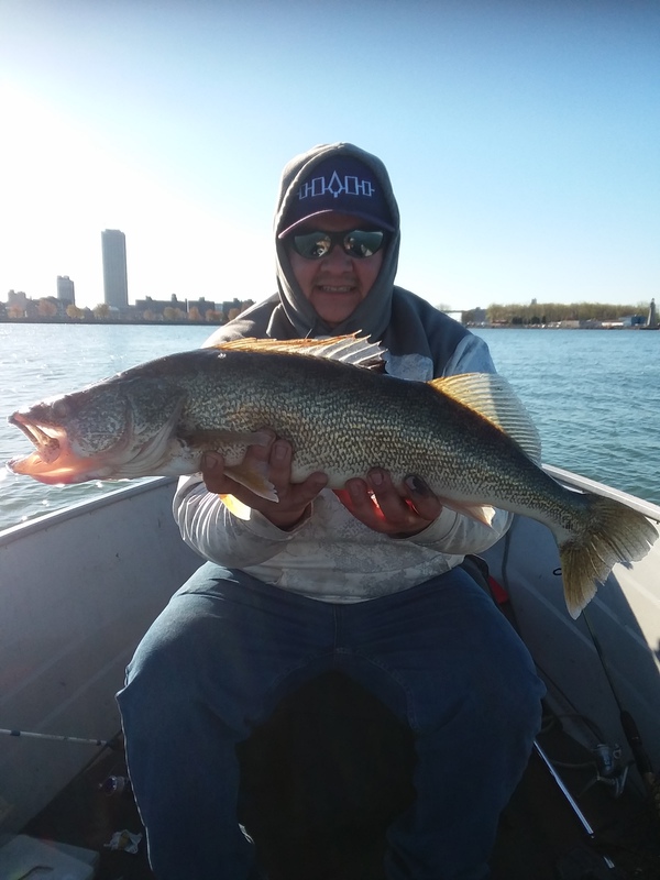 Smallmouth Bass GIANTS are Biting in Buffalo Harbor