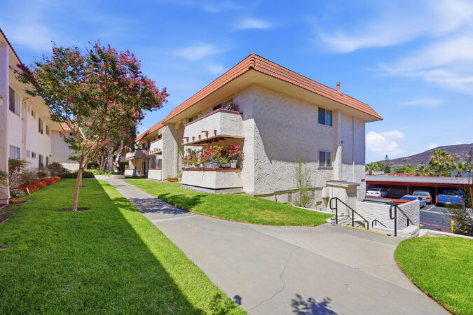 8609 Lake Murray Blvd