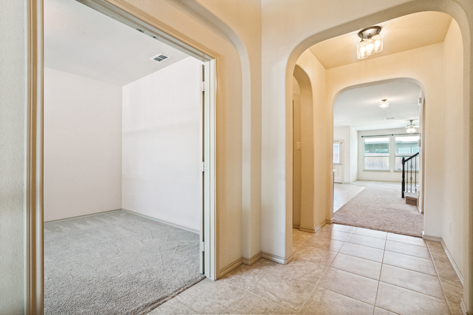 2925 Cedar Ridge Lane