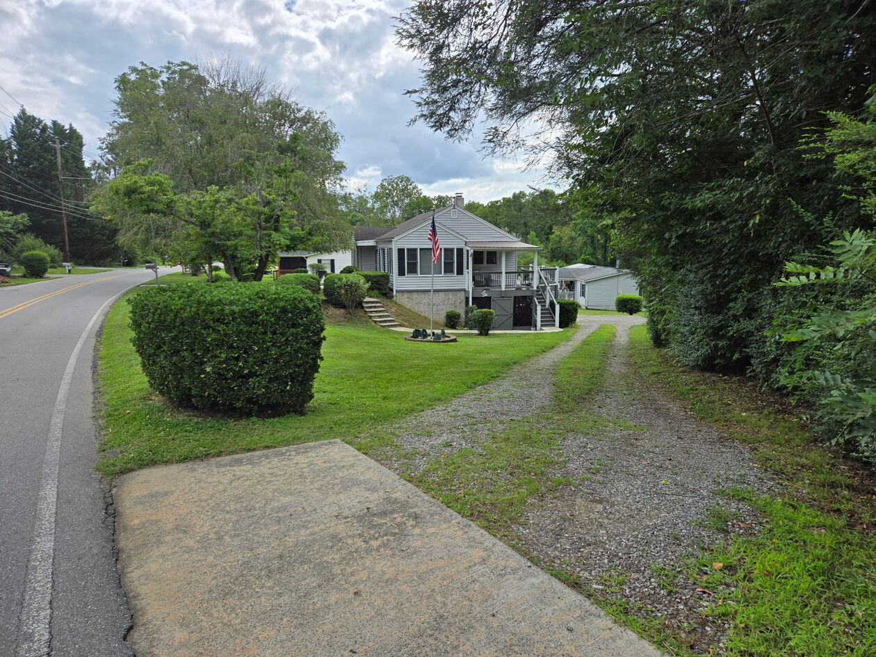 214 Govenors View Rd