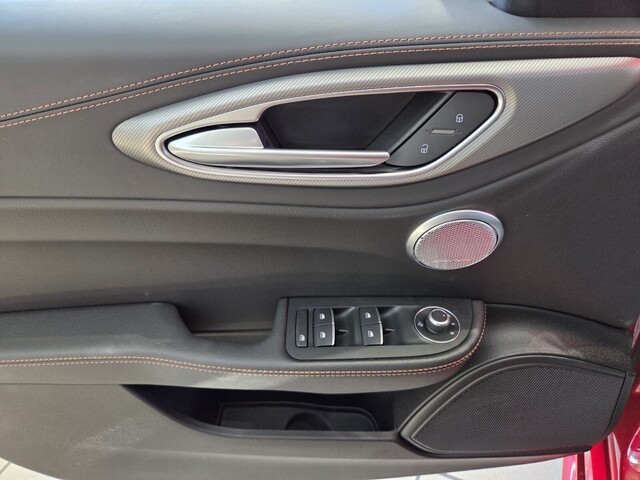 2025 Alfa Romeo Giulia Intensa - Rosso Etna exterior view 11