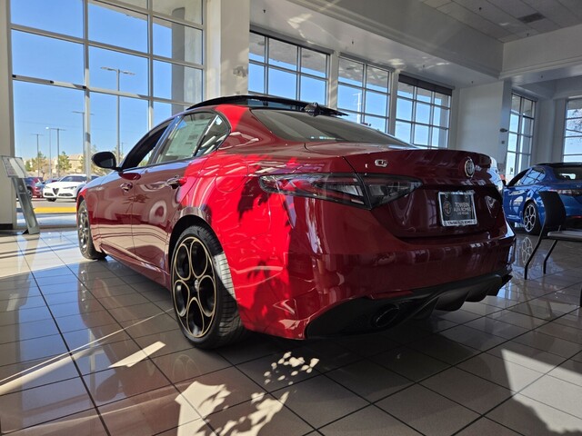 2025 Alfa Romeo Giulia Intensa - Rosso Etna exterior view 4
