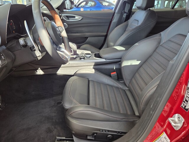 2025 Alfa Romeo Giulia Intensa - Rosso Etna exterior view 7