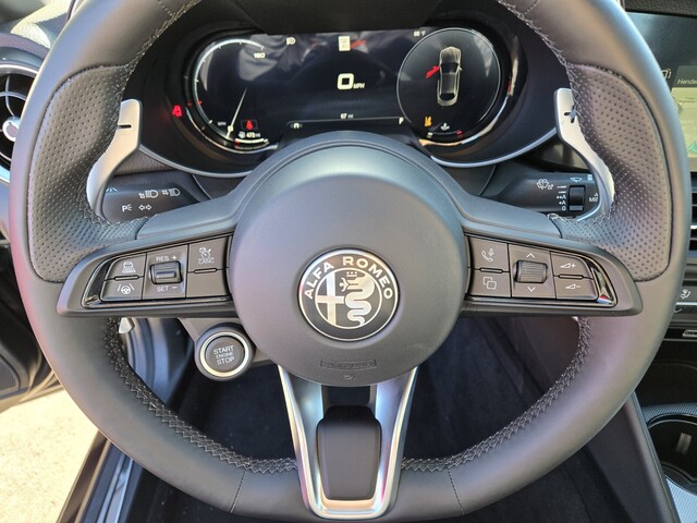 2025 Alfa Romeo Giulia - Vulcano Black Metallic exterior view 11