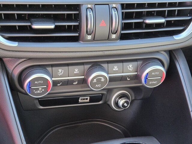 2025 Alfa Romeo Giulia - Vulcano Black Metallic exterior view 15