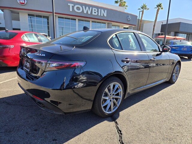 2025 Alfa Romeo Giulia - Vulcano Black Metallic exterior view 3
