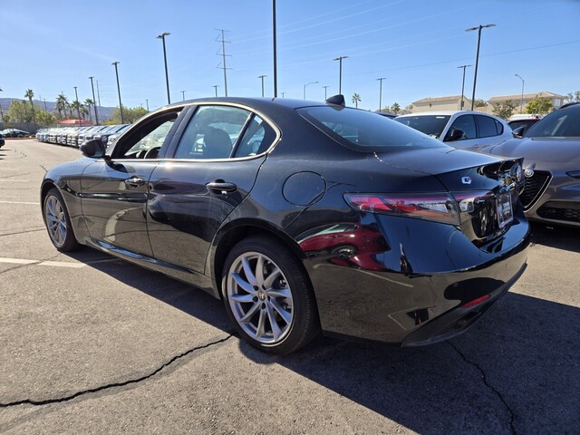 2025 Alfa Romeo Giulia - Vulcano Black Metallic exterior view 4