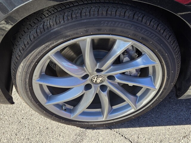 2025 Alfa Romeo Giulia - Vulcano Black Metallic exterior view 5