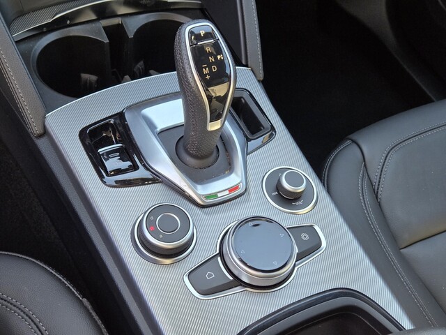 2025 Alfa Romeo Stelvio Base - White exterior view 15