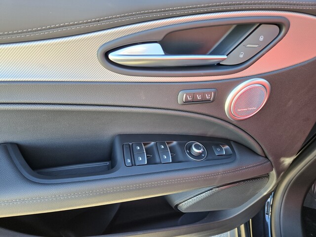 2025 Alfa Romeo Stelvio - Vulcano Black Metallic exterior view 11