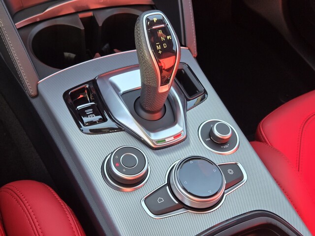 2025 Alfa Romeo Stelvio - Vulcano Black Metallic exterior view 17