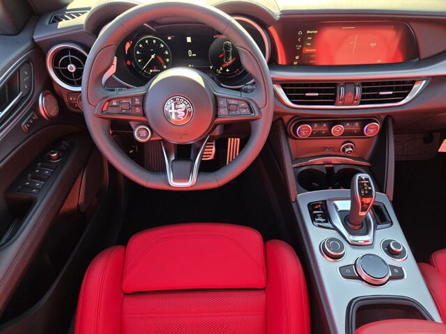 2025 Alfa Romeo Stelvio - Vulcano Black Metallic exterior view 10