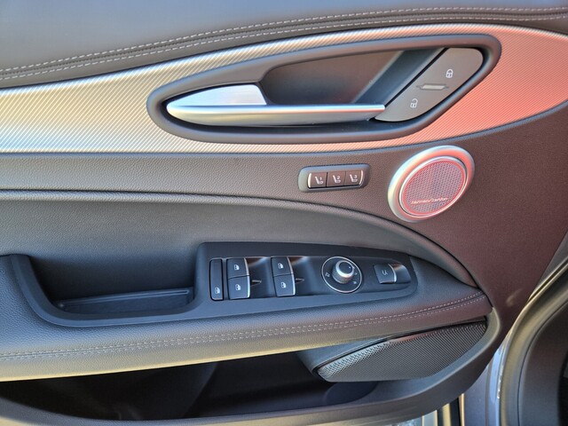 2025 Alfa Romeo Stelvio Base - Gray Metallic exterior view 10