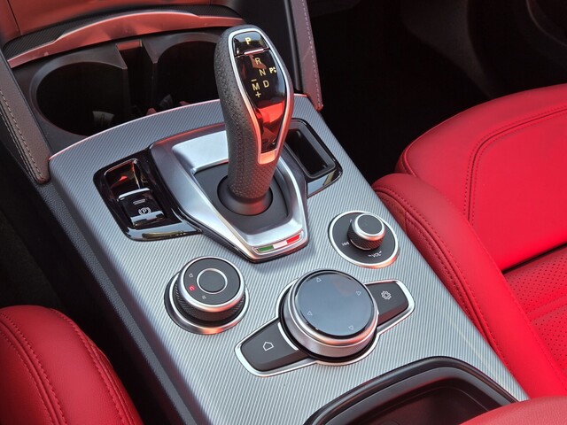 2025 Alfa Romeo Stelvio Base - Gray Metallic exterior view 16