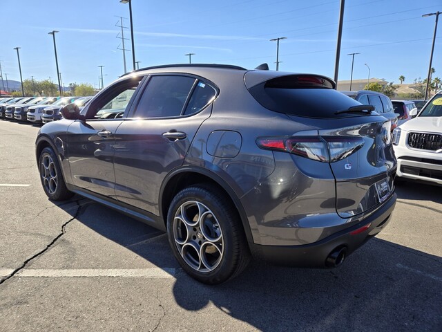 2025 Alfa Romeo Stelvio Base - Gray Metallic exterior view 4