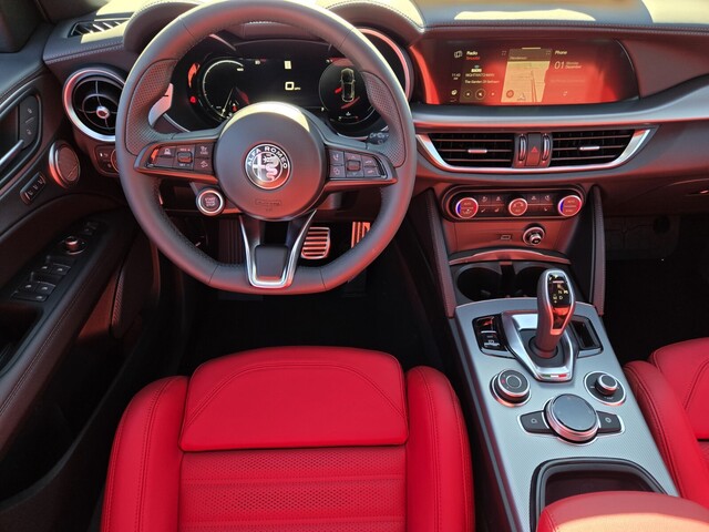 2025 Alfa Romeo Stelvio - Vesuvio Gray Metallic exterior view 10