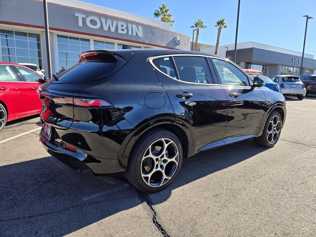 2025 Alfa Romeo Tonale Base - Black exterior view 3