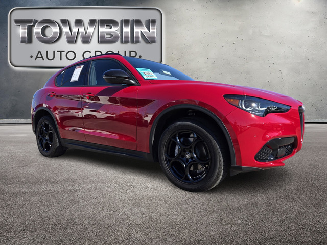 2024 Alfa Romeo Stelvio Sprint - Alfa Rosso exterior view 2