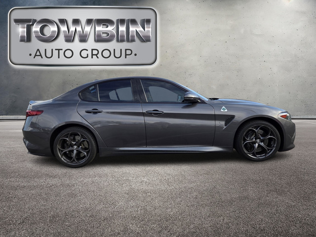2019 Alfa Romeo Giulia Quadrifoglio - Vesuvio Gray Metallic exterior view 3