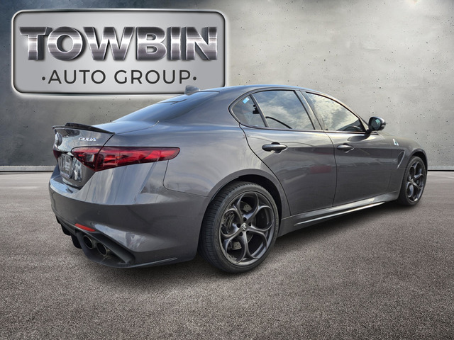 2019 Alfa Romeo Giulia Quadrifoglio - Vesuvio Gray Metallic exterior view 4