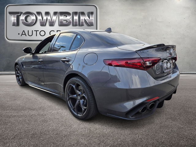 2019 Alfa Romeo Giulia Quadrifoglio - Vesuvio Gray Metallic exterior view 6