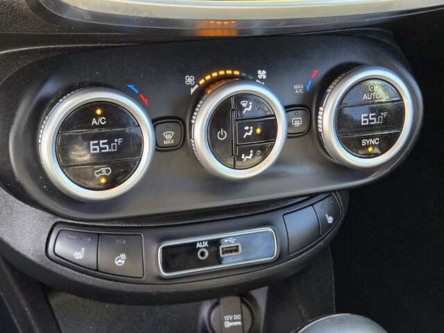 2016 Fiat 500X Lounge - Nero Cinema (Black Clear Coat) exterior view 20