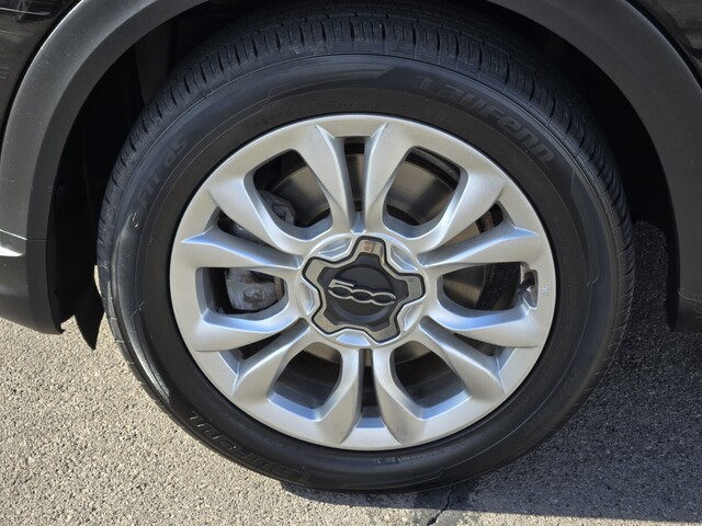 2016 Fiat 500X Lounge - Nero Cinema (Black Clear Coat) exterior view 9