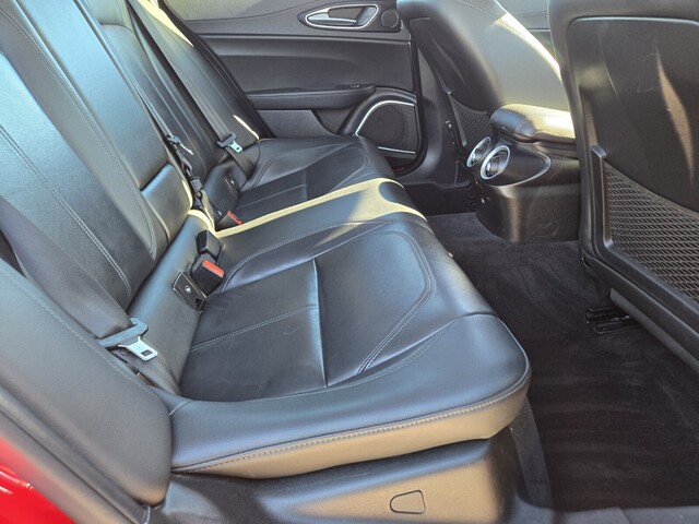 2019 Alfa Romeo Giulia Base - Alfa Rosso exterior view 12