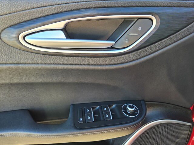 2019 Alfa Romeo Giulia Base - Alfa Rosso exterior view 14