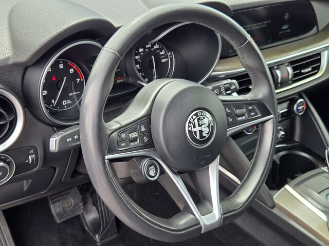 2018 Alfa Romeo Stelvio Ti - Silverstone Gray Metallic exterior view 17
