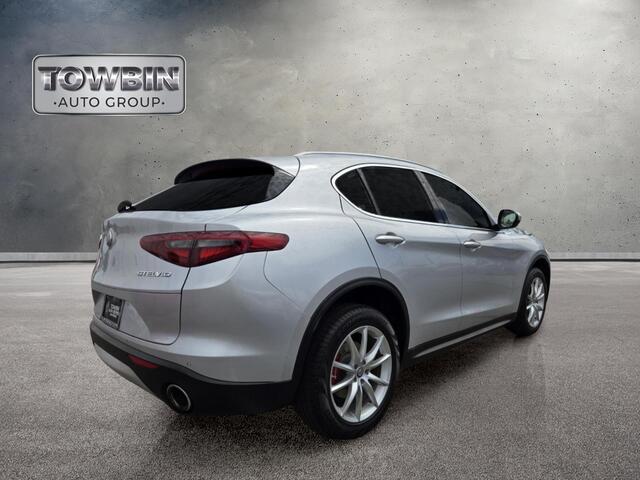 2018 Alfa Romeo Stelvio Ti - Silverstone Gray Metallic exterior view 4