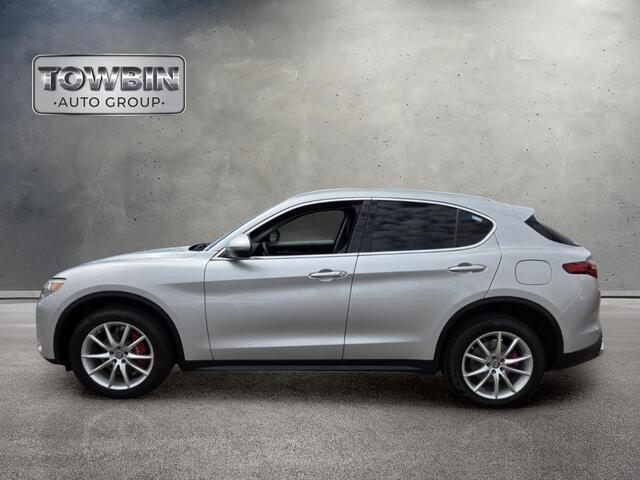 2018 Alfa Romeo Stelvio Ti - Silverstone Gray Metallic exterior view 7