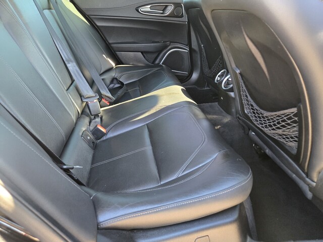 2018 Alfa Romeo Giulia Base - Alfa Black exterior view 14