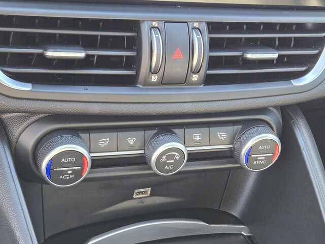 2018 Alfa Romeo Giulia Base - Alfa Black exterior view 20