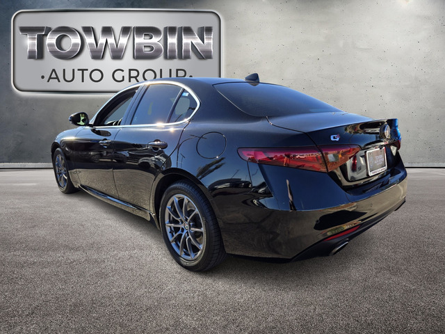 2018 Alfa Romeo Giulia Base - Alfa Black exterior view 6