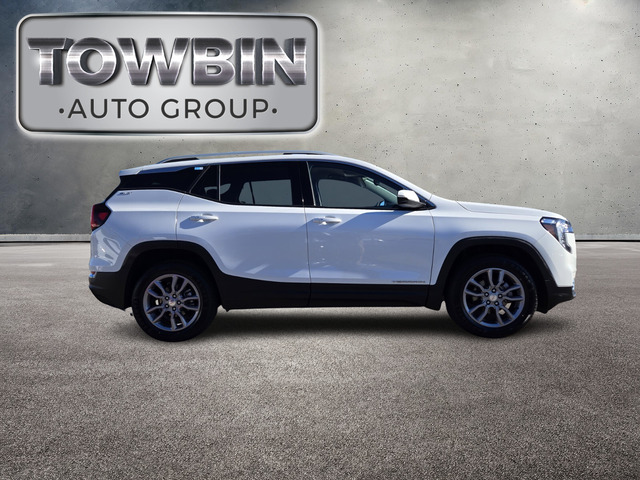 2024 GMC Terrain SLT - Summit White exterior view 3
