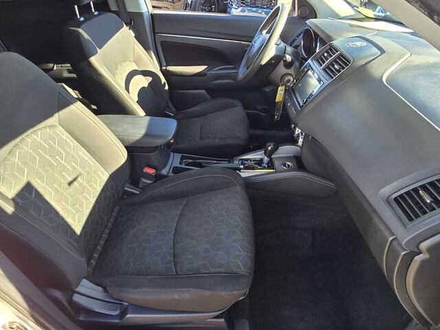 2021 Mitsubishi Outlander Sport 2.0 ES - Diamond White Pearl exterior view 15