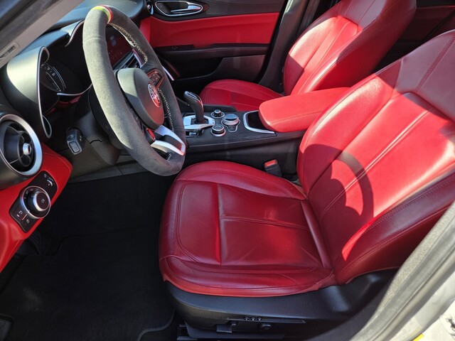 2021 Alfa Romeo Giulia Base - Silverstone Gray Metallic exterior view 10