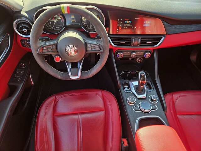 2021 Alfa Romeo Giulia Base - Silverstone Gray Metallic exterior view 12