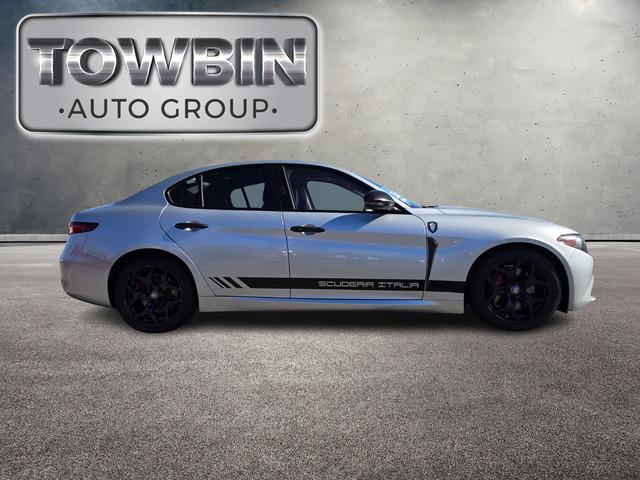 2021 Alfa Romeo Giulia Base - Silverstone Gray Metallic exterior view 3