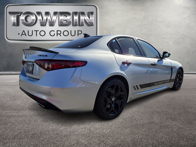 2021 Alfa Romeo Giulia Base - Silverstone Gray Metallic exterior view 4