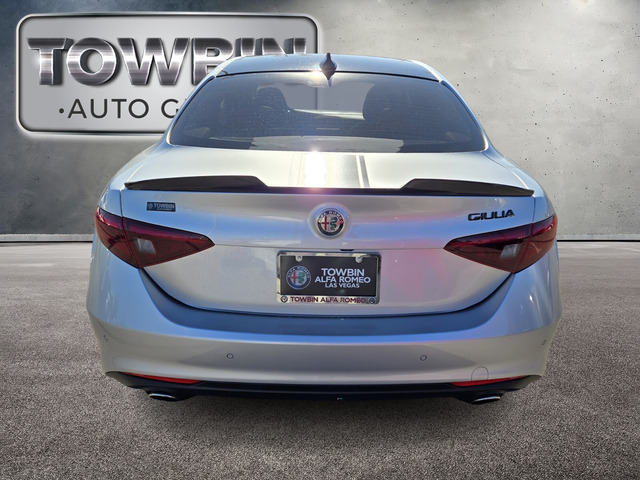 2021 Alfa Romeo Giulia Base - Silverstone Gray Metallic exterior view 5