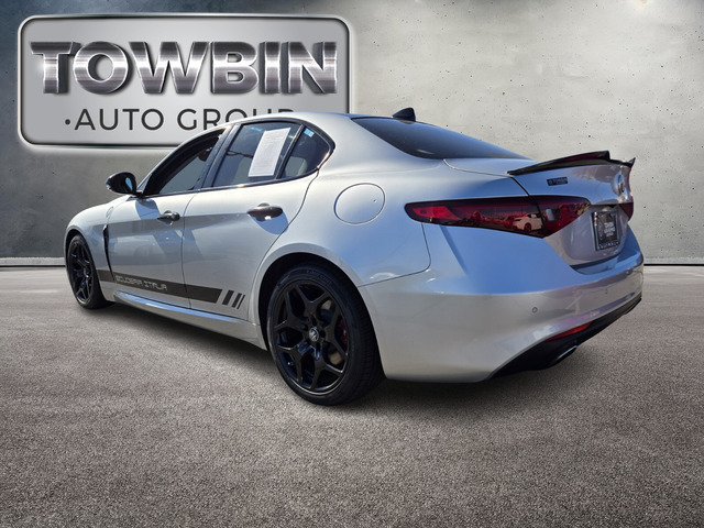 2021 Alfa Romeo Giulia Base - Silverstone Gray Metallic exterior view 6