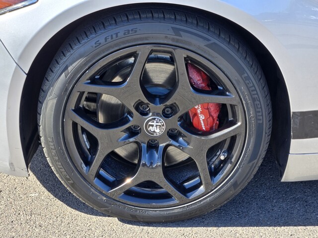 2021 Alfa Romeo Giulia Base - Silverstone Gray Metallic exterior view 9