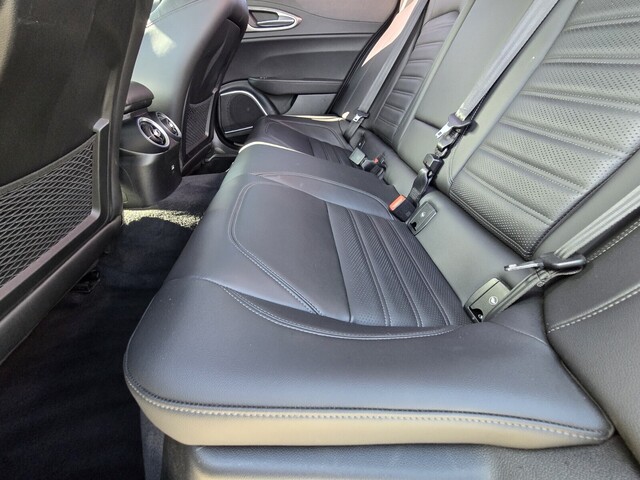 2018 Alfa Romeo Giulia Ti - Alfa White exterior view 11