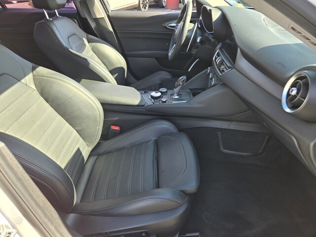 2018 Alfa Romeo Giulia Ti - Alfa White exterior view 15