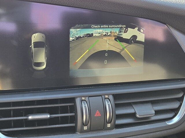 2018 Alfa Romeo Giulia Ti - Alfa White exterior view 19