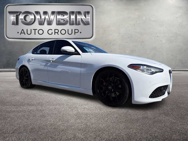 2018 Alfa Romeo Giulia Ti - Alfa White exterior view 2