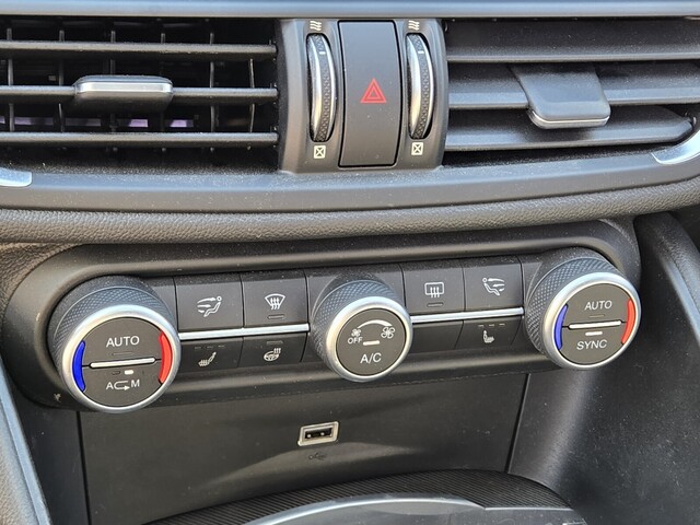 2018 Alfa Romeo Giulia Ti - Alfa White exterior view 20